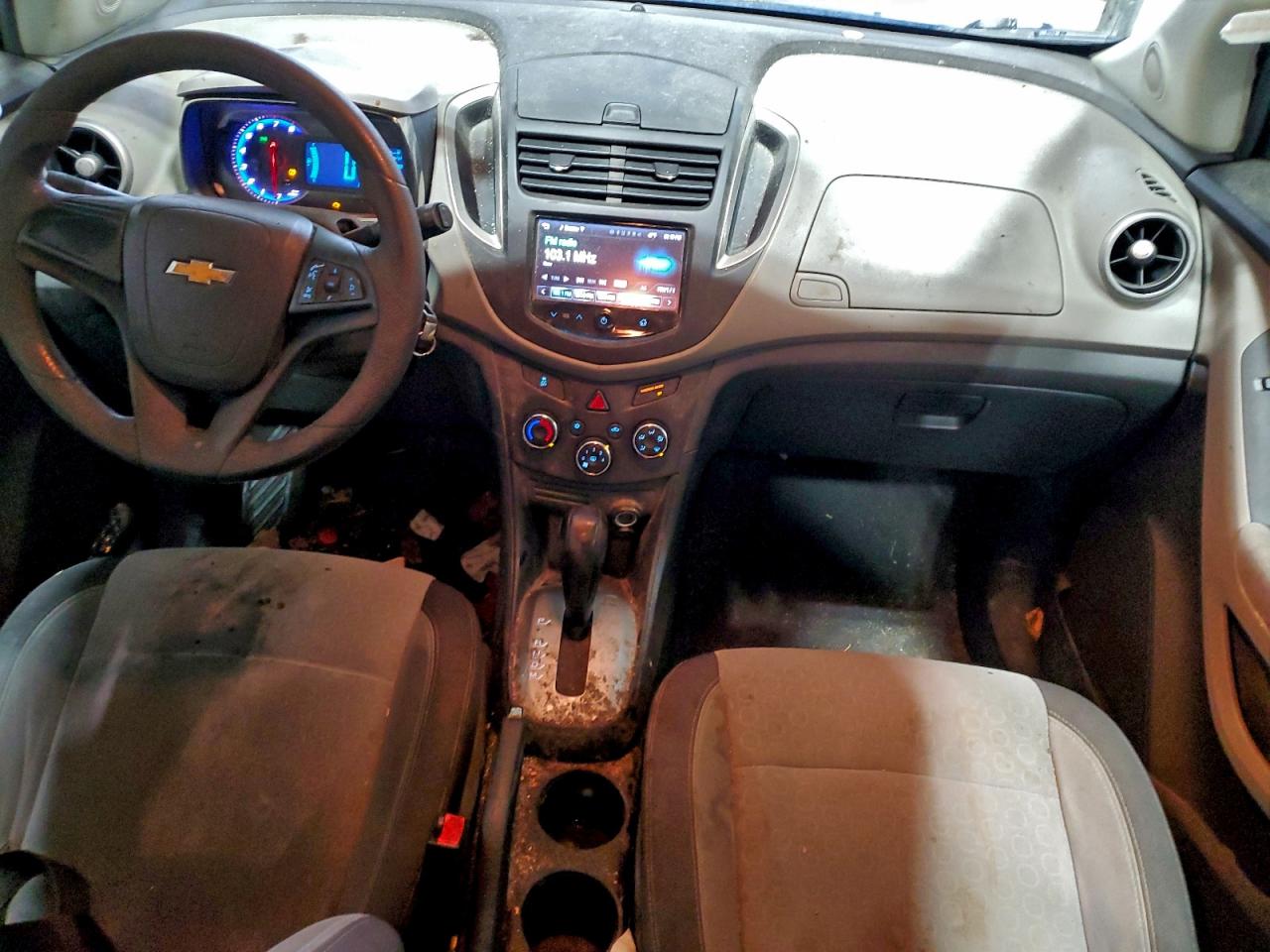 Chevrolet Trax Ls Image 2