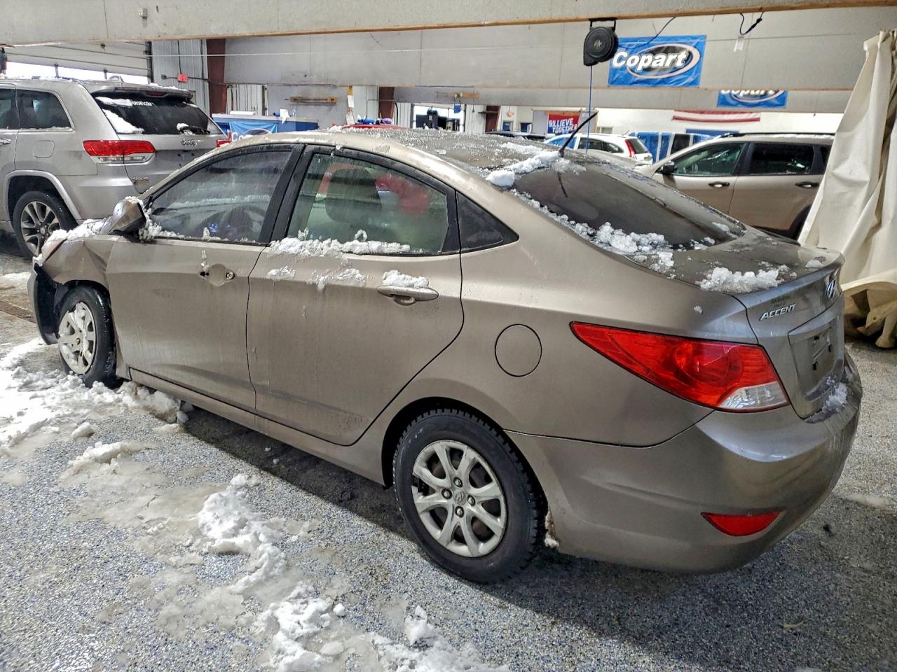 Hyundai ACCENT Gls Image 10