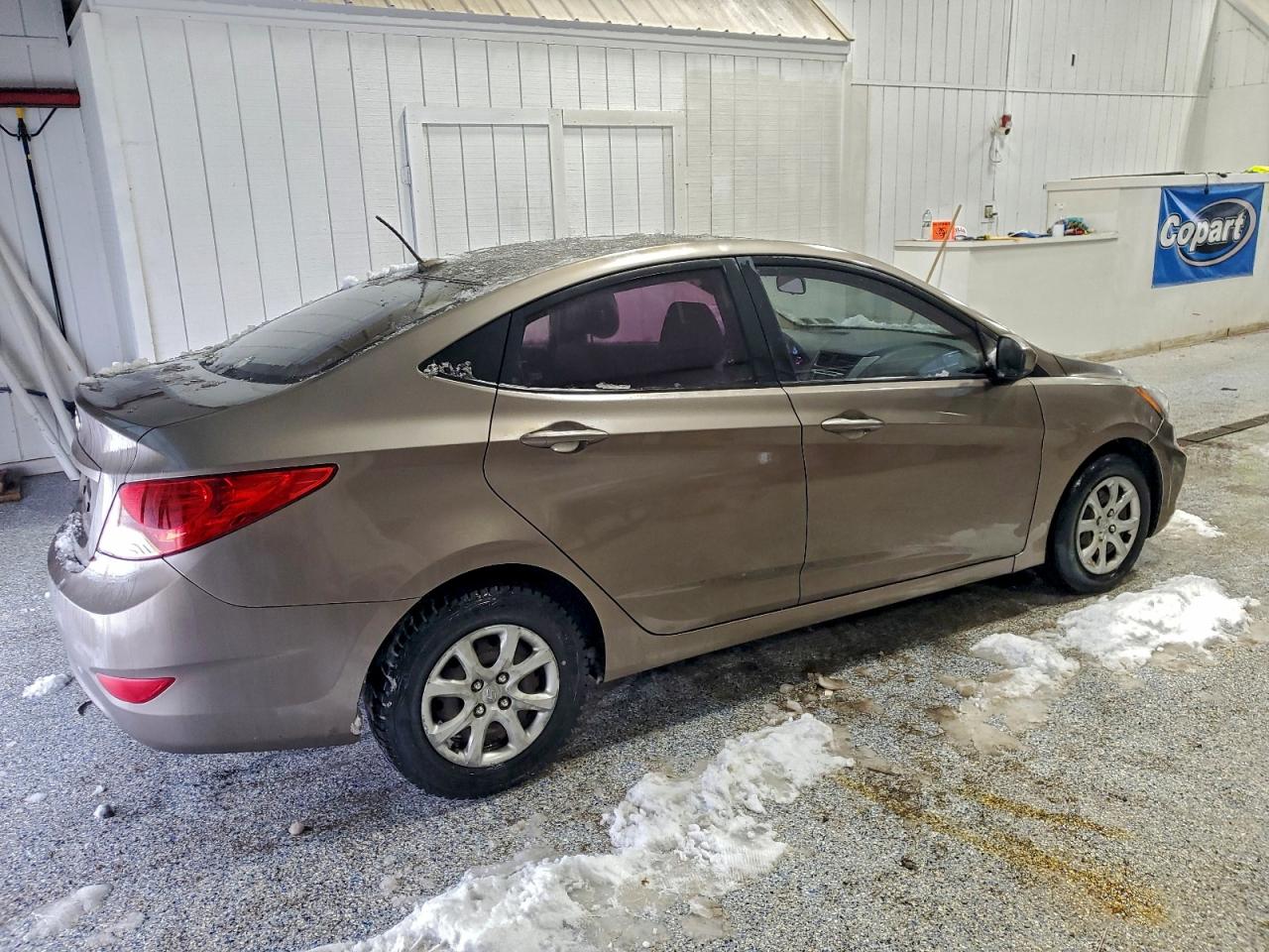 Hyundai ACCENT Gls Image 8