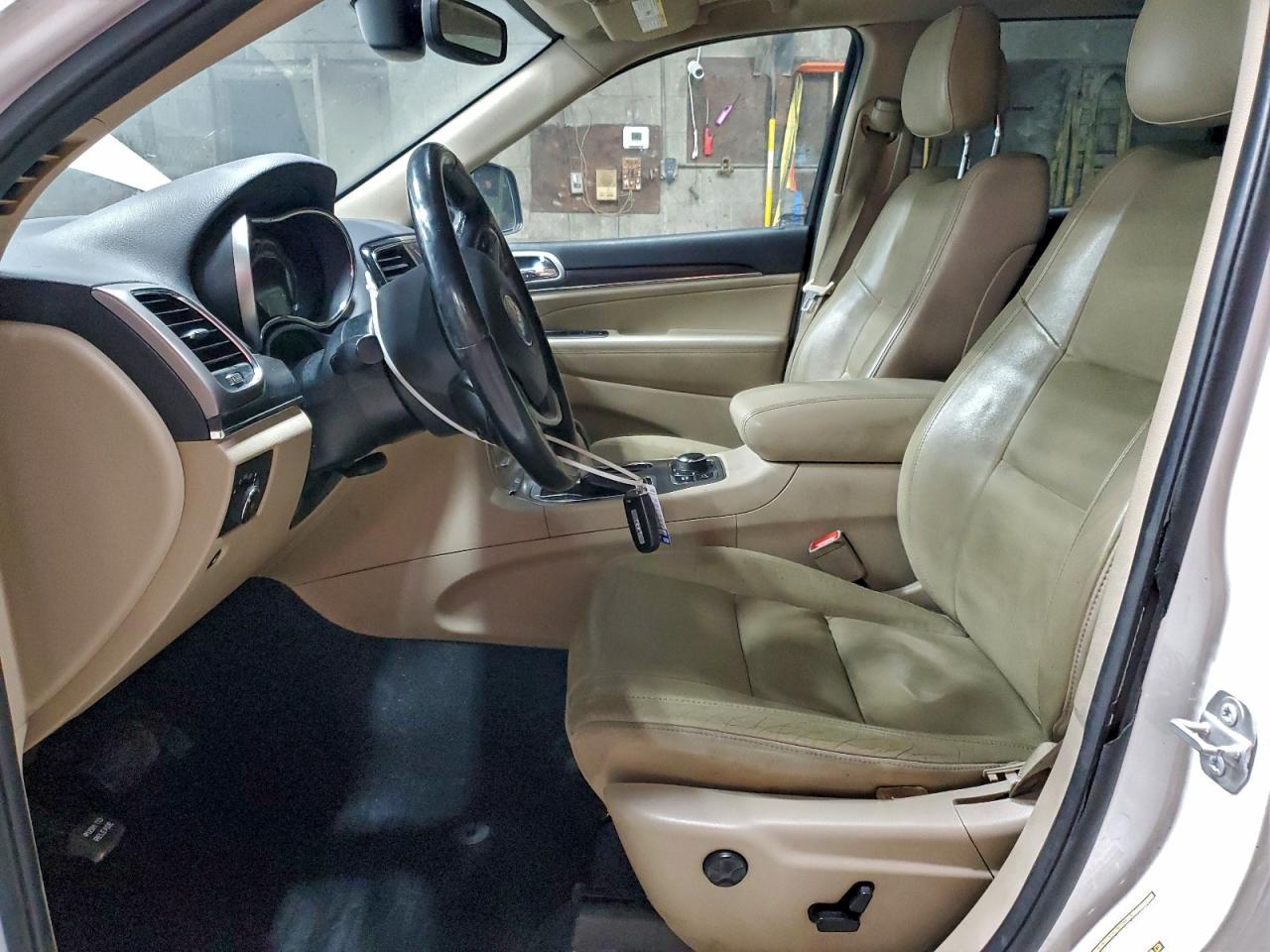 Jeep Grand Cherokee Limited Image 11