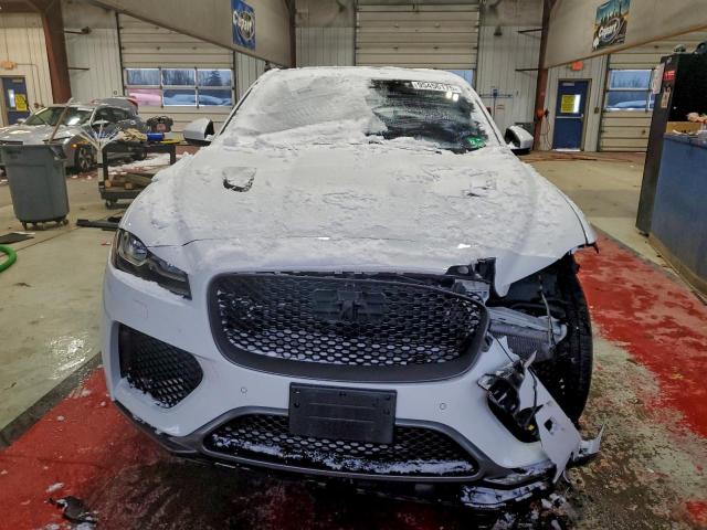Jaguar F-PACE Svr Image 9