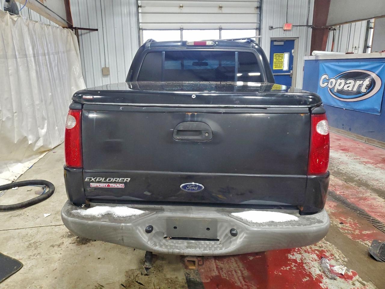 Ford Explorer Image 12