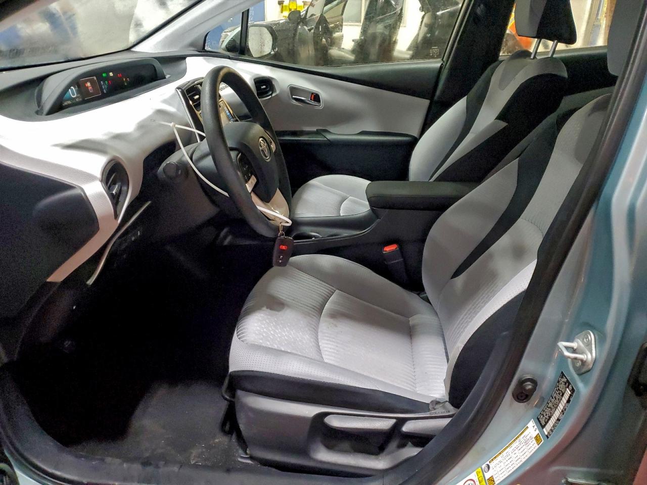 Toyota Prius Image 8