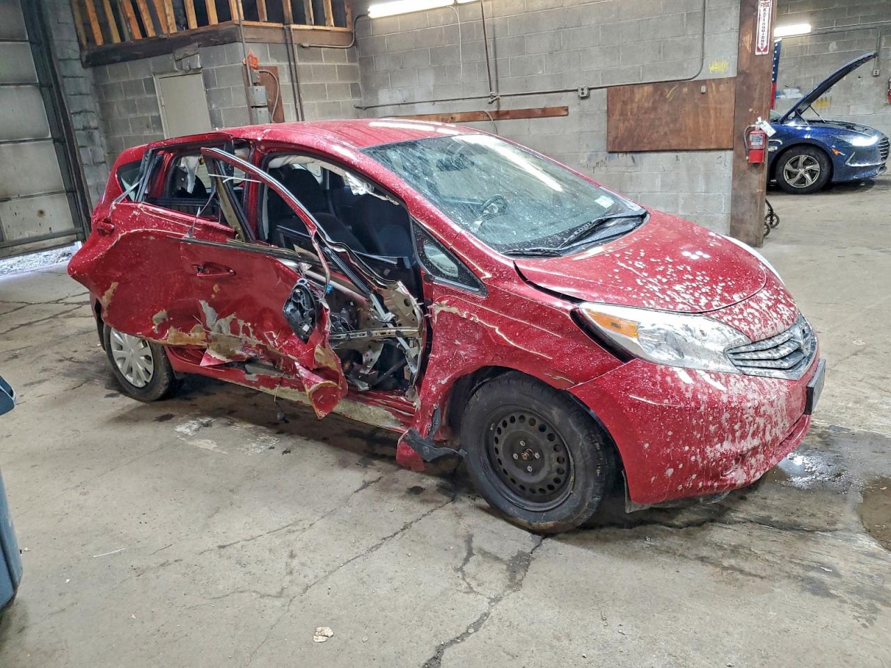 Nissan Versa S Image 12