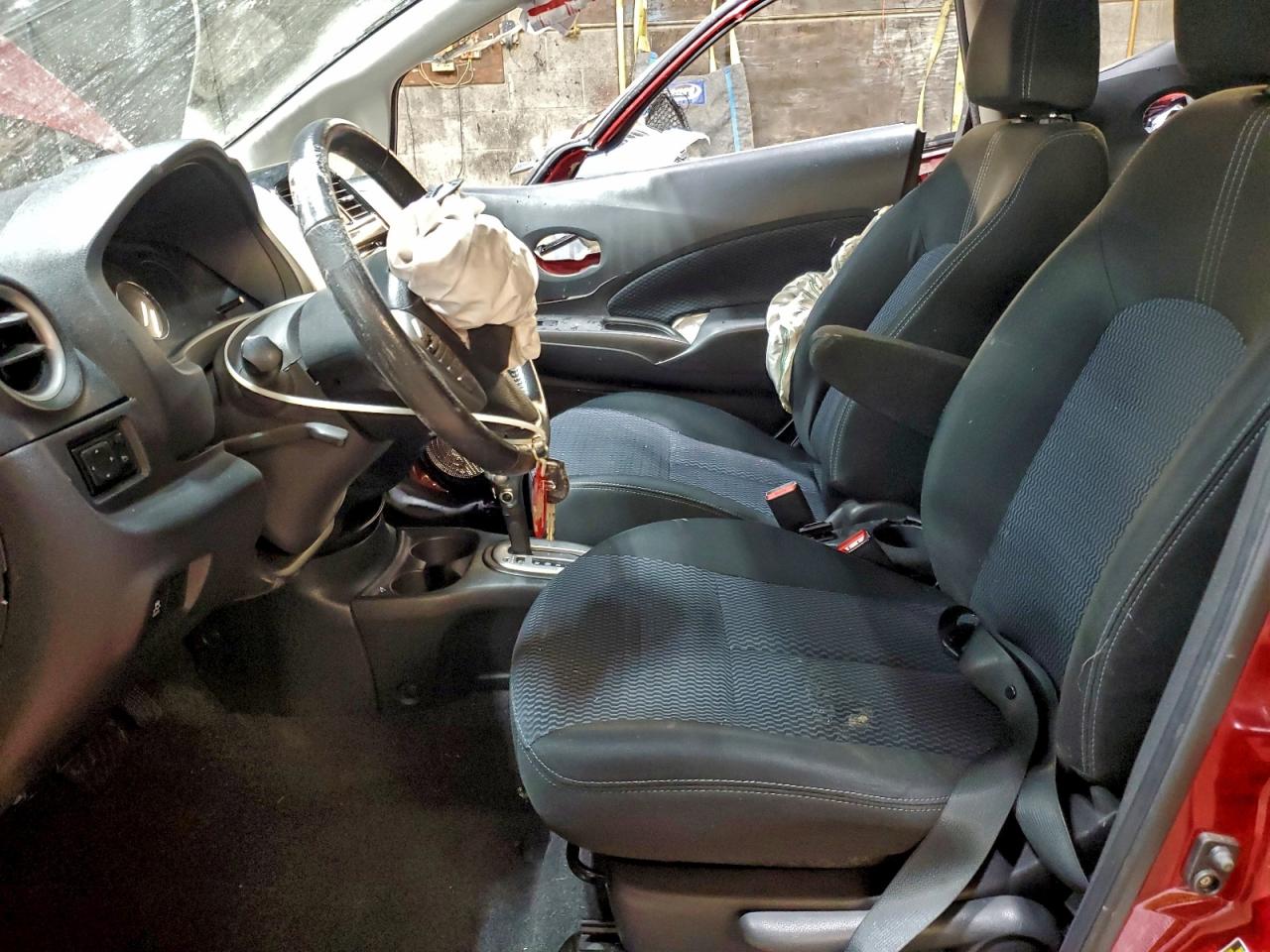 Nissan Versa S Image 4