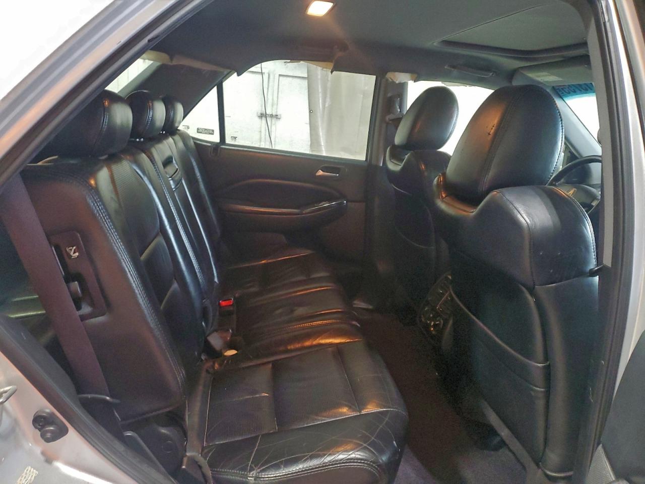 Acura MDX Touring Image 11