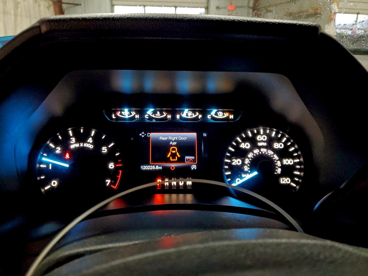 Ford F-150 Supercrew Image 12