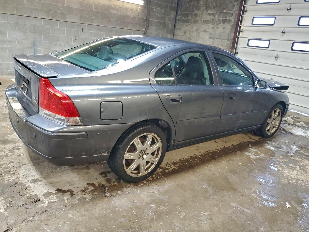 Volvo S60 2.5t Image 10