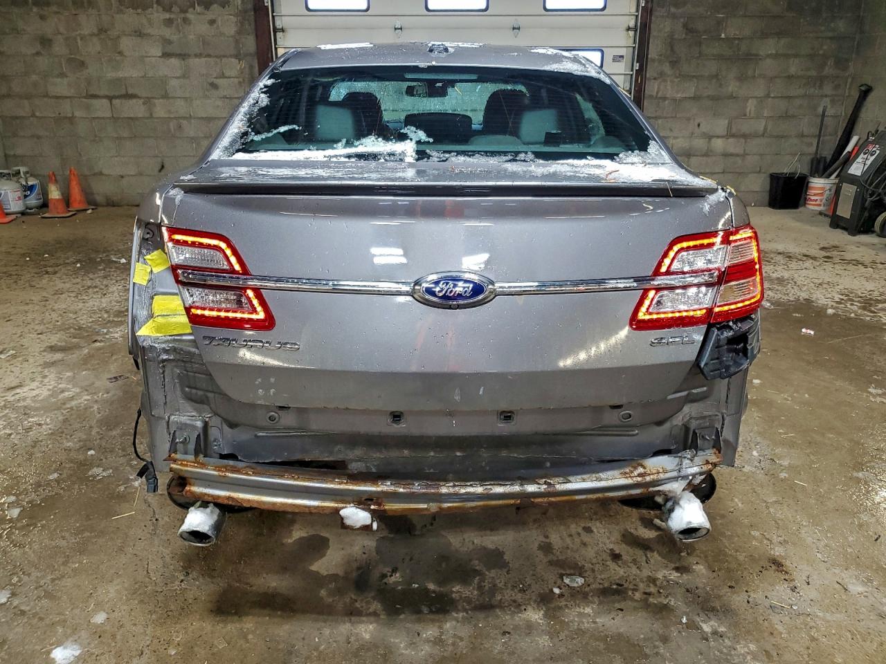 Ford Taurus Sel Image 9