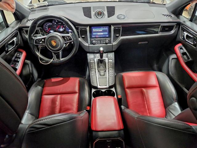 Porsche Macan Image 3