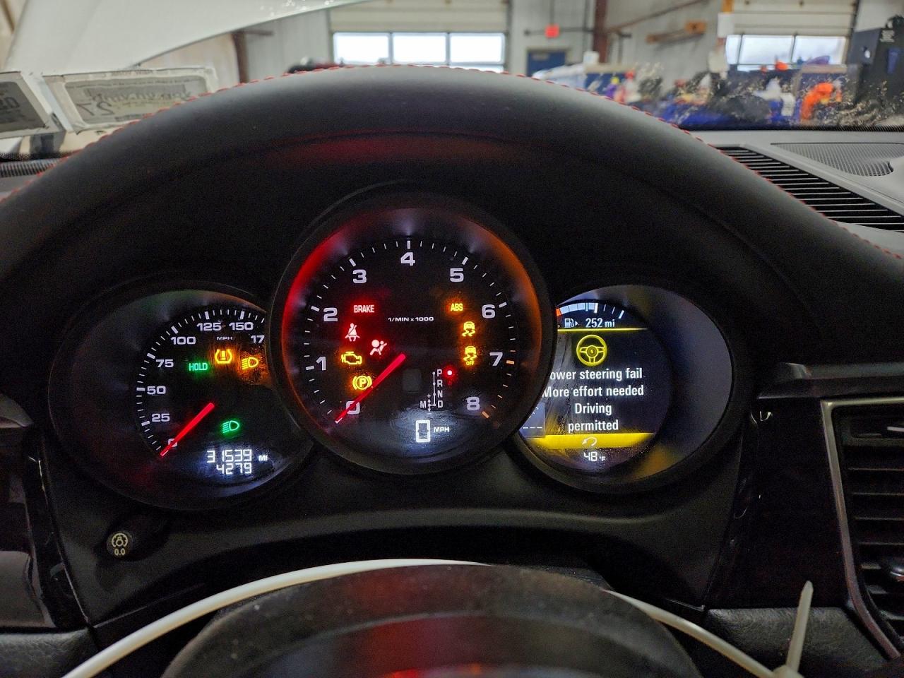 Porsche Macan Image 11