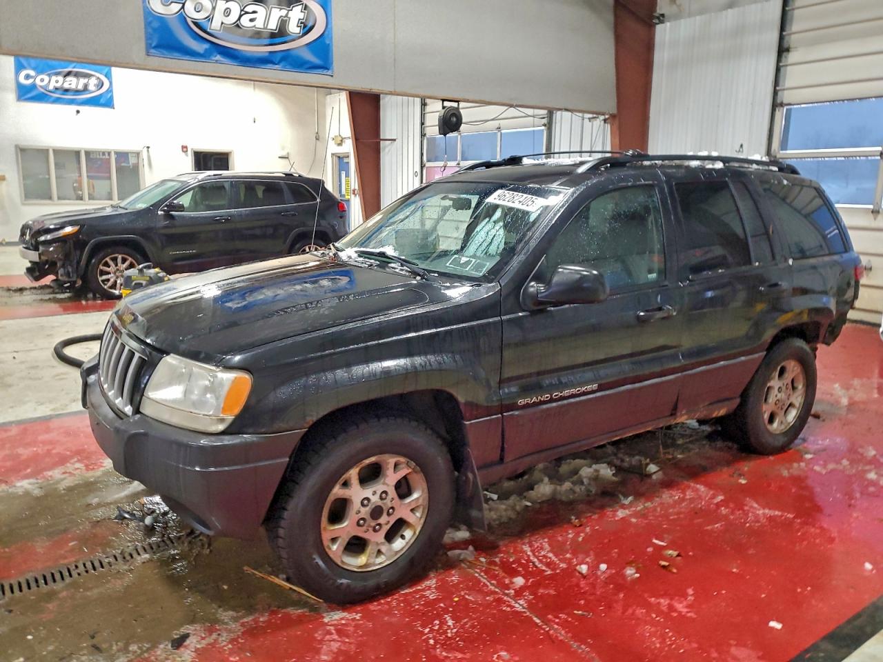 Jeep Grand Cherokee Laredo Image 1