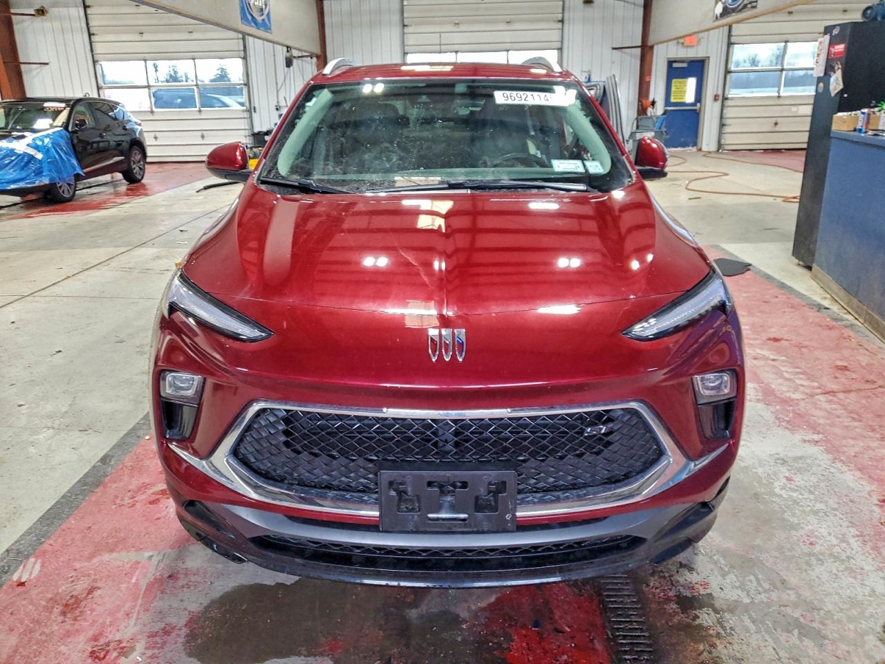 Buick Encore Sport Touring Image 5