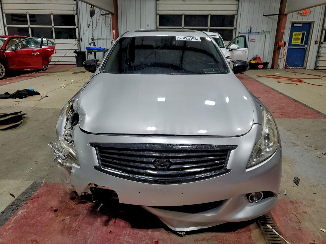 INFINITI G37 Image 2