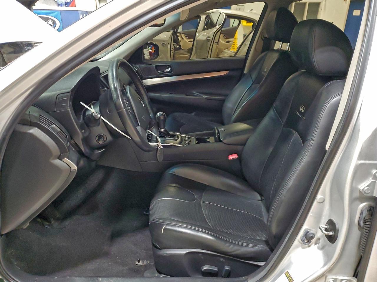 INFINITI G37 Image 5