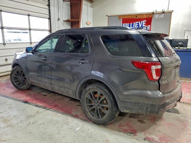 Ford Explorer Xlt Image 2
