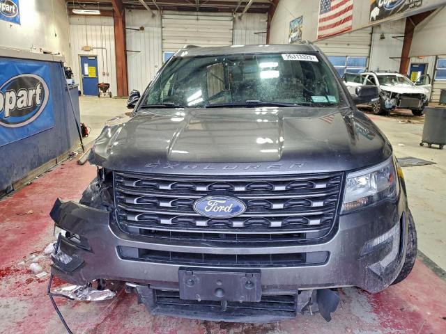Ford Explorer Xlt Image 3