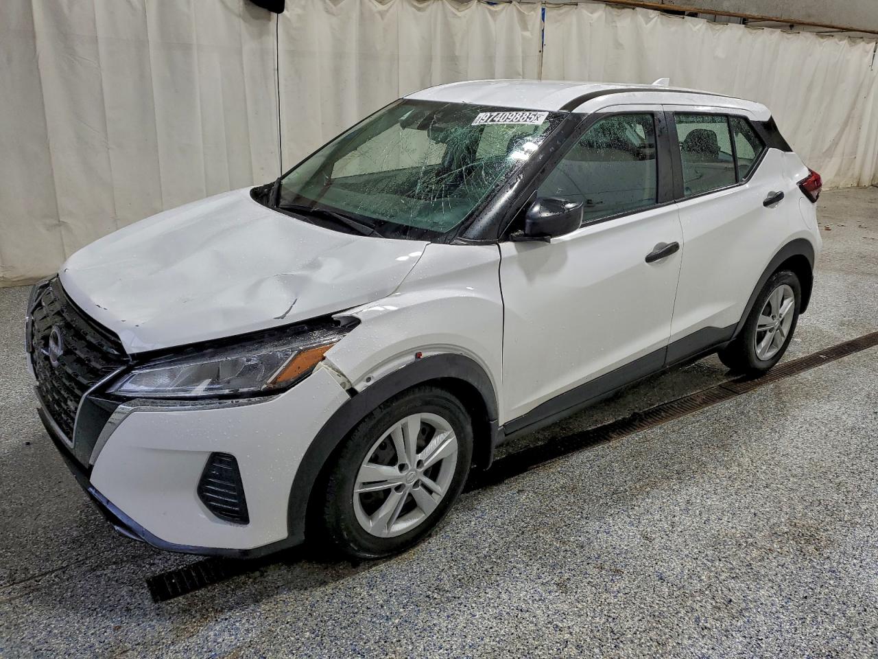 Nissan Kicks S Image 1