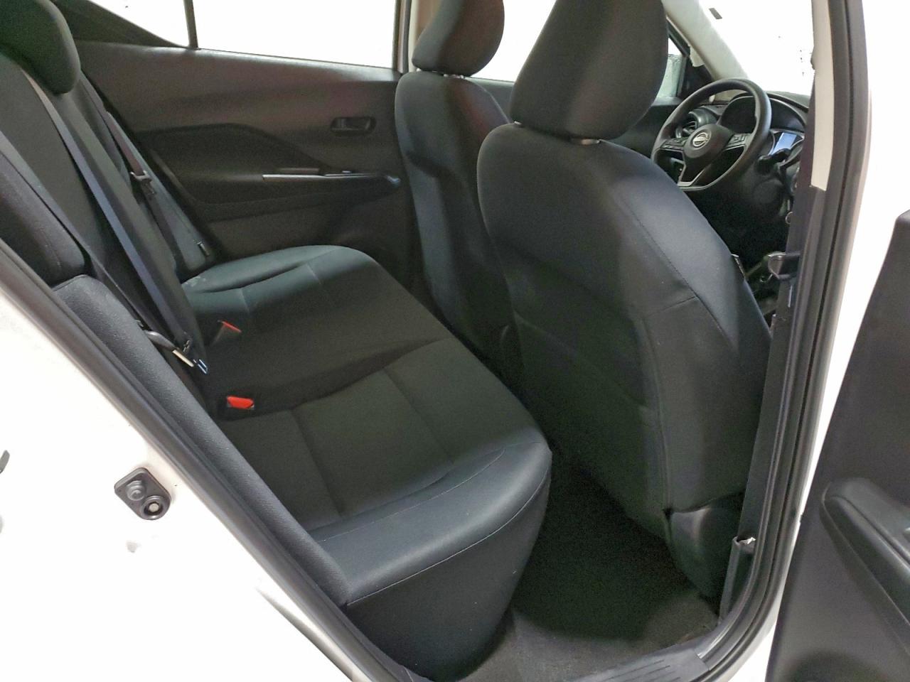 Nissan Kicks S Image 6