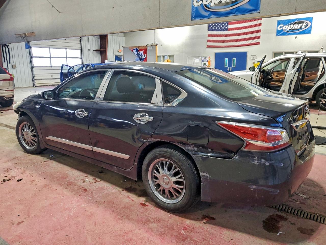 Nissan Altima 2.5 Image 2