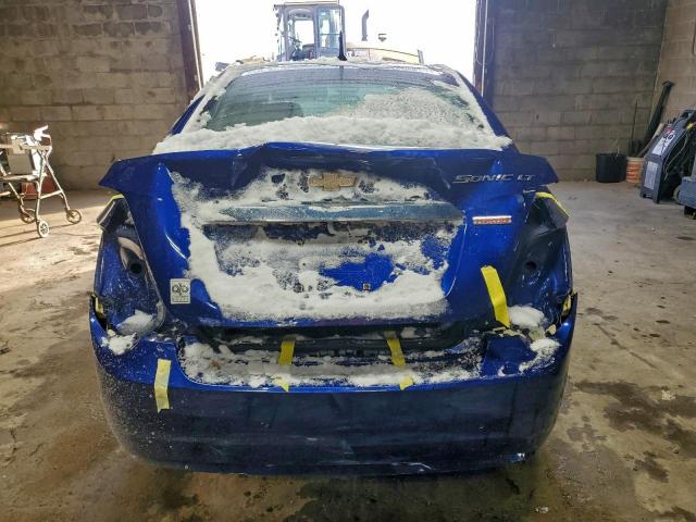 Chevrolet Sonic Lt Image 3