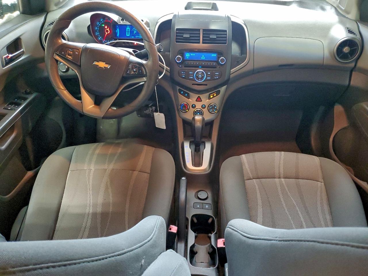 Chevrolet Sonic Lt Image 8