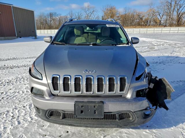 Jeep Grand Cherokee Latitude Image 11