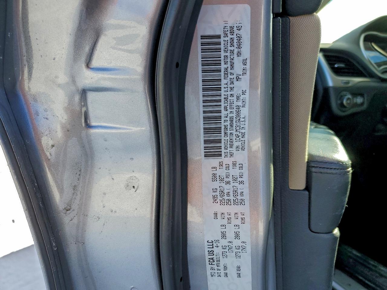 Jeep Grand Cherokee Latitude Image 12