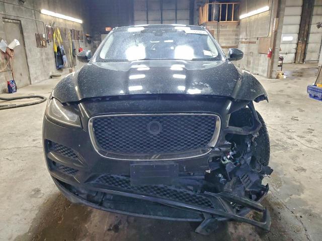 Jaguar F-PACE Image 3