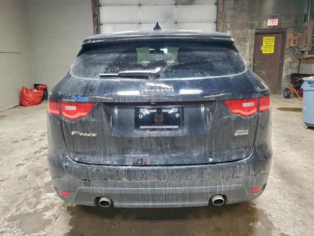 Jaguar F-PACE Image 9