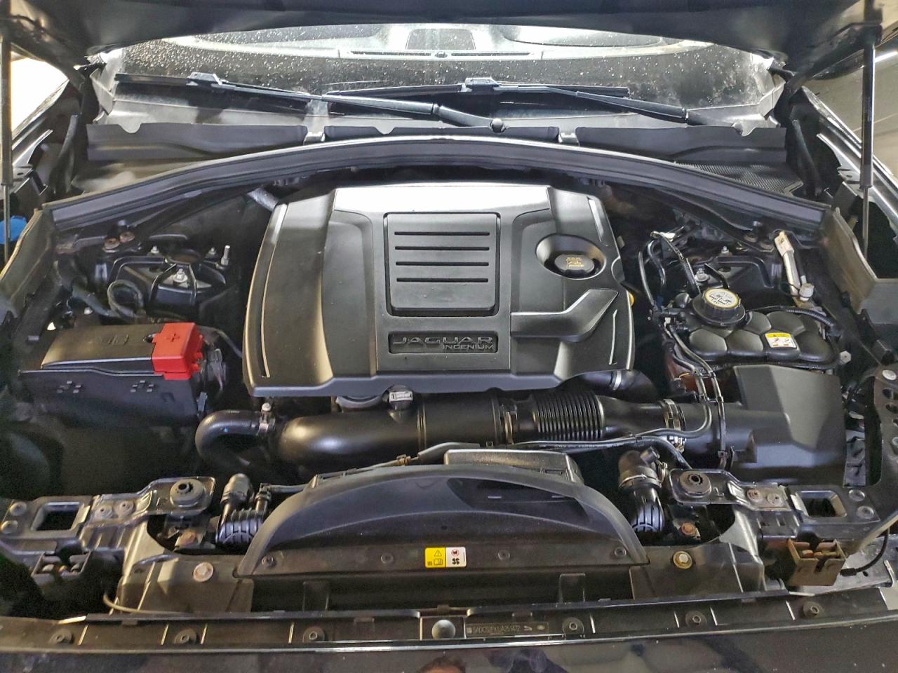 Jaguar F-PACE Image 11