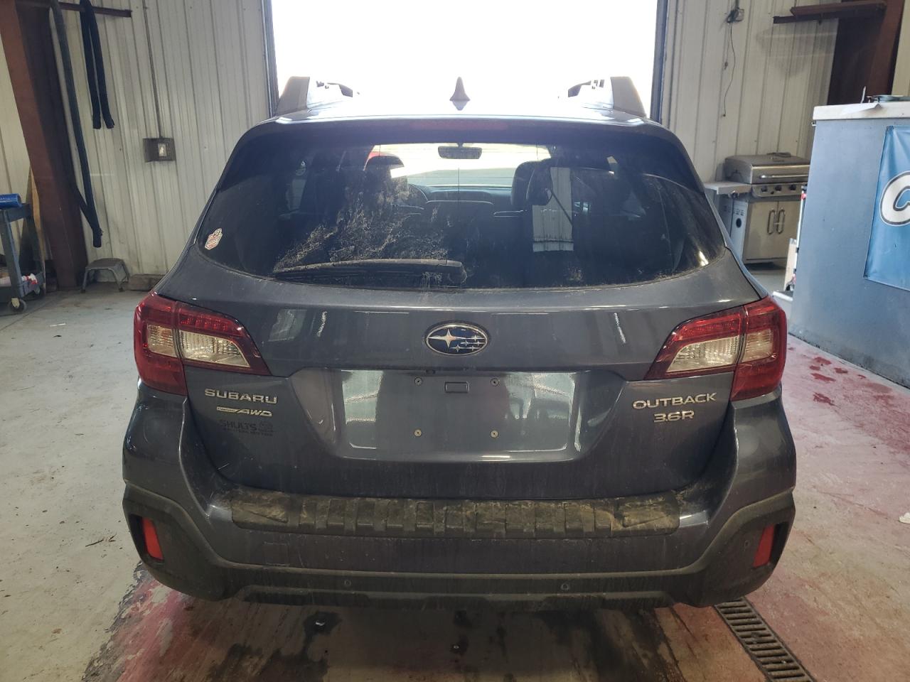 Subaru Outback 3.6r Limited Image 2