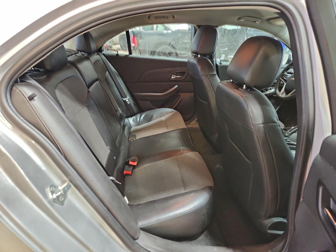 Chevrolet Malibu 1lt Image 2