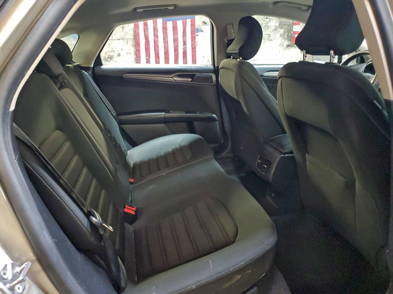 Ford Fusion Se Image 8